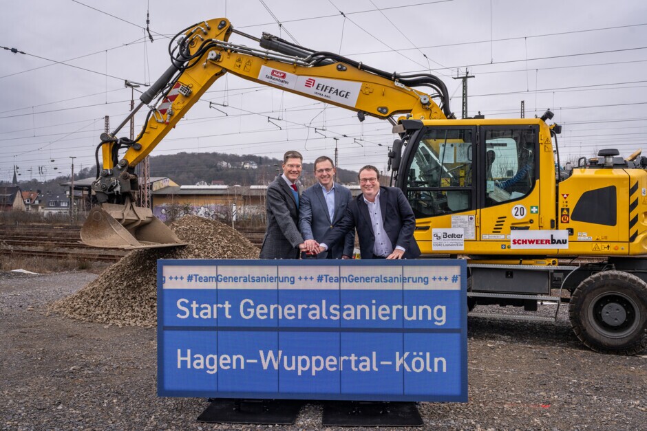 Christian Hirte (PStS beim Bundesminister für Verkehr), Dr. Philipp Nagl (Vorstandsvorsitzender DB InfraGO) und NRW-Verkehrsminister Oliver Krischer